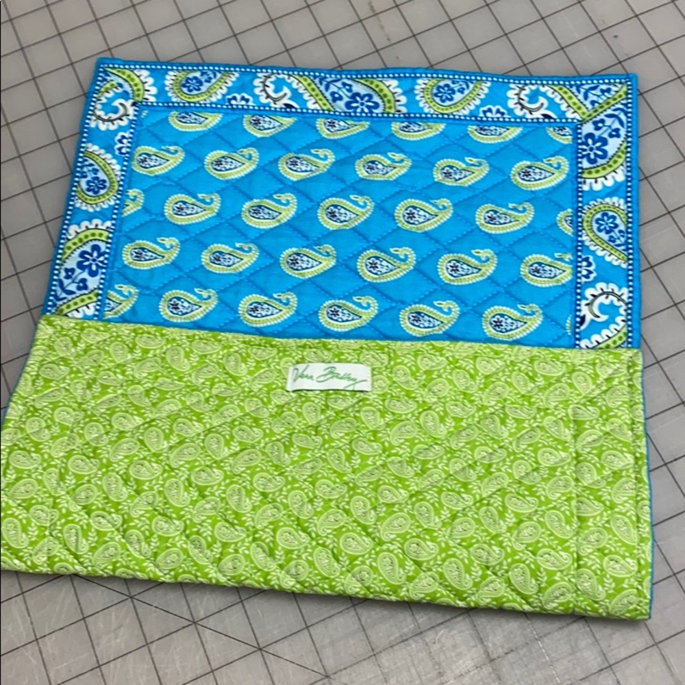 91) NWOT One Vera Bradley Cloth Placemat